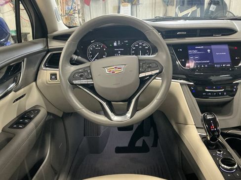 Used 2025 Cadillac XT6 Premium Luxury w/ LPO, Floor Liner Package AWD/4WD image 17