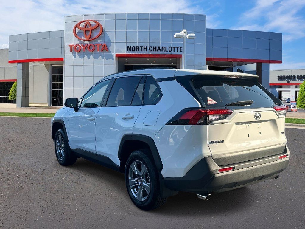 Used 2025 Toyota RAV4 XLE w/ Convenience Package FWD image 6
