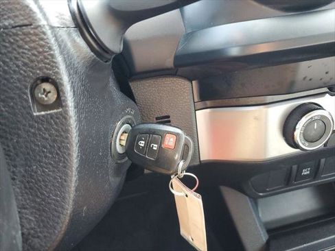 Certified 2023 Toyota Tacoma SR AWD/4WD image 27