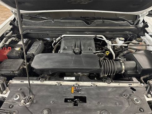 Used 2024 Chevrolet Colorado Z71 w/ Z71 Convenience Package 2 image 11