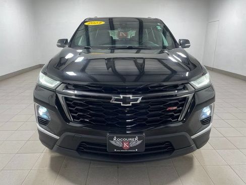 Used 2023 Chevrolet Traverse RS AWD/4WD image 2