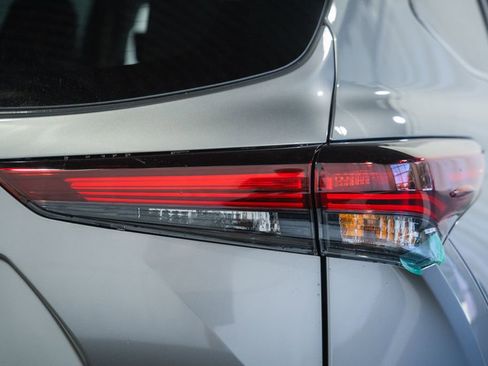 New 2026 Toyota Highlander XLE AWD/4WD image 6