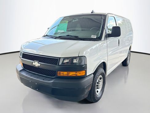 Used 2022 Chevrolet Express 2500 image 4