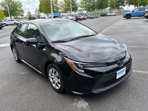Used 2024 Toyota Corolla LE image 2
