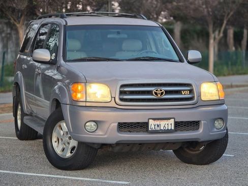 Used 2002 Toyota Sequoia Limited image 3