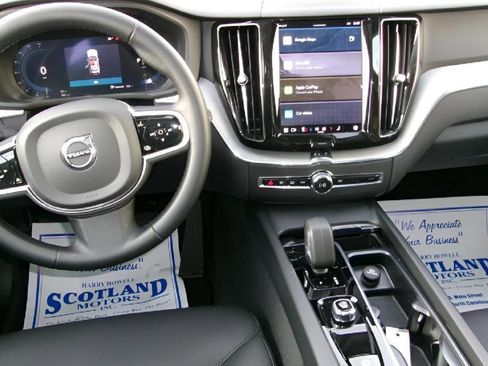 Used 2025 Volvo XC60 B5 Plus AWD/4WD image 11