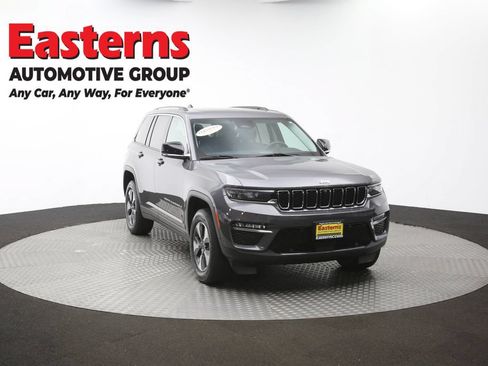 Used 2022 Jeep Grand Cherokee Limited 4xe w/ Luxury Tech Group II AWD/4WD image 55