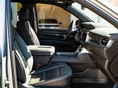 Used 2024 GMC Yukon XL Denali image 27