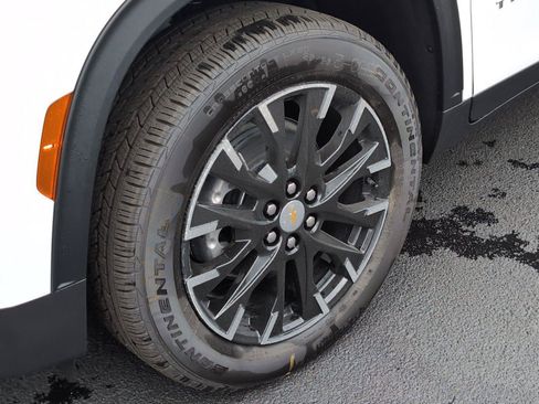 New 2026 Chevrolet Traverse LT w/ Sun and Wheel Package FWD image 11