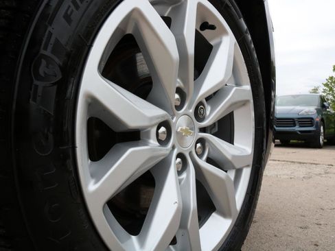 Used 2019 Chevrolet Impala LT w/ Sunroof and Spoiler Package FWD image 7