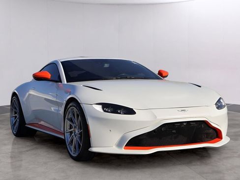 Used 2020 Aston Martin V8 Vantage Coupe image 3