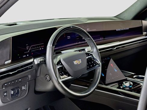 Used 2025 Cadillac Escalade ESV Premium Luxury AWD/4WD image 15