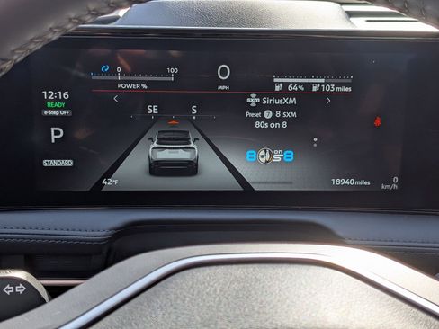 Used 2023 Nissan Ariya FWD image 20