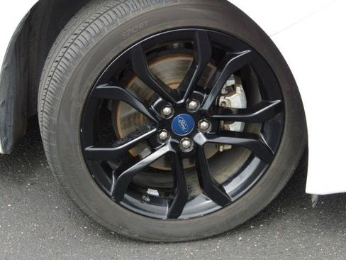 Certified 2019 Ford Fusion SE w/ Equipment Group 151A FWD image 5