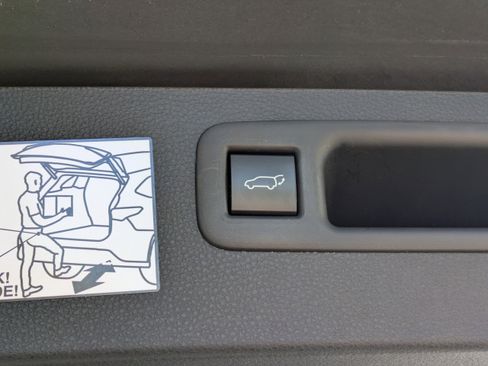 Used 2023 Toyota Highlander Platinum image 13