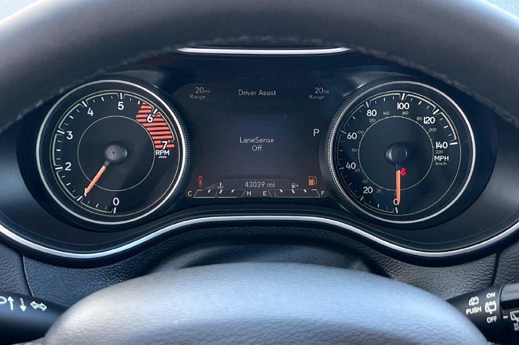 Used 2022 Jeep Cherokee Latitude Lux AWD/4WD image 27