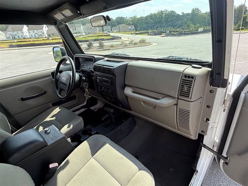 Used 2006 Jeep Wrangler Unlimited Rubicon AWD/4WD image 22
