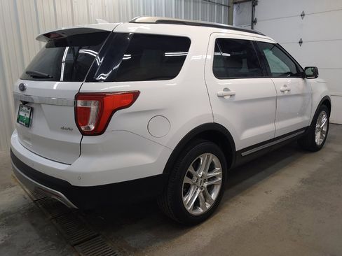 Used 2016 Ford Explorer XLT w/ Equipment Group 201A AWD/4WD image 10