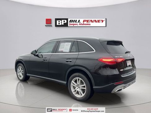 Used 2023 Mercedes-Benz GLC 300 4MATIC image 3