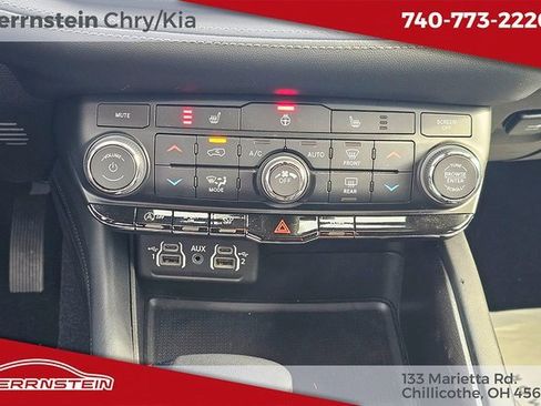 Used 2024 Dodge Durango SXT image 9