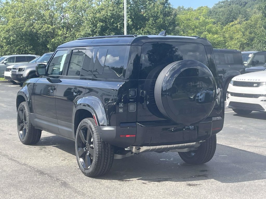 New 2026 Land Rover Defender 110 S AWD/4WD image 9