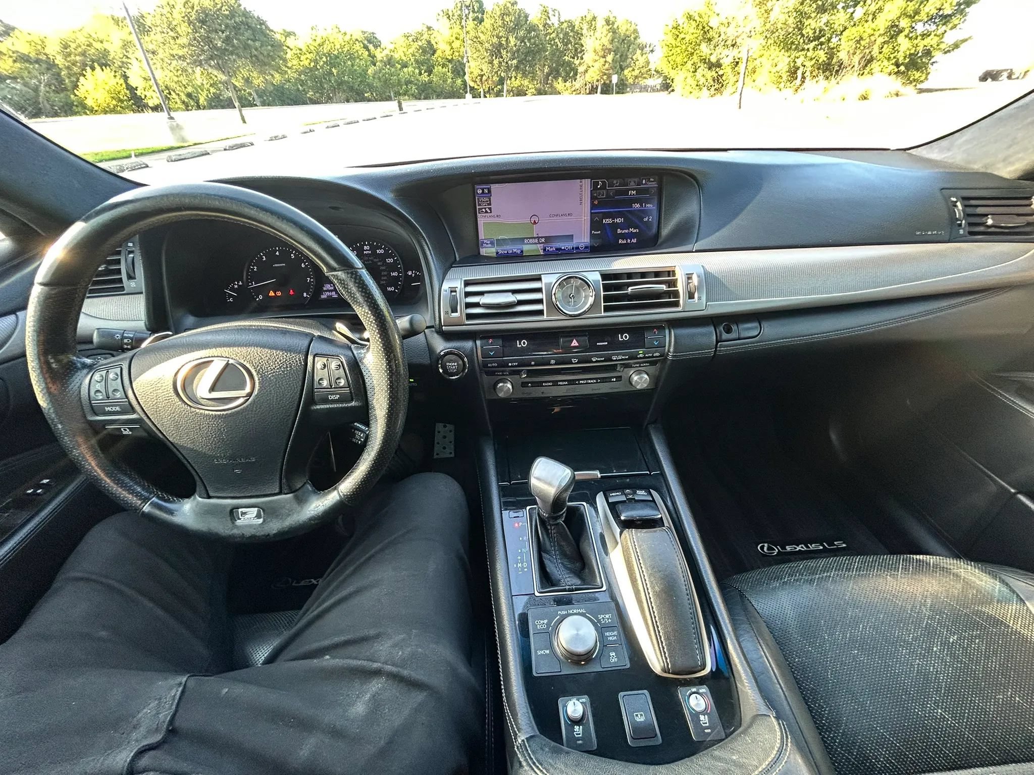 Used 2013 Lexus LS 460 w/ F-Sport Pkg RWD image 16