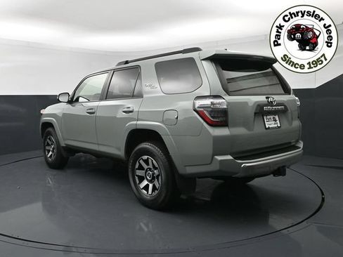 Used 2022 Toyota 4Runner TRD Off-Road Premium AWD/4WD image 4