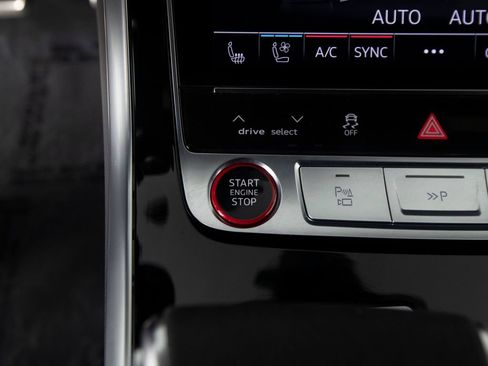 Used 2026 Audi RS Q8 performance AWD/4WD image 27