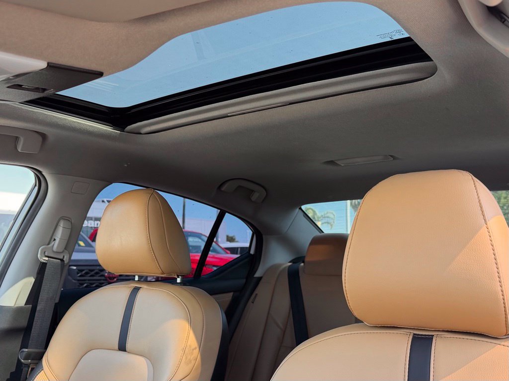 Certified 2025 Nissan Sentra SV w/ SV Premium Package FWD image 14