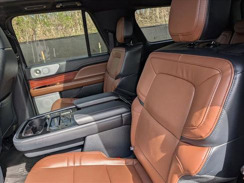 Used 2024 Lincoln Navigator L Reserve AWD/4WD image 30