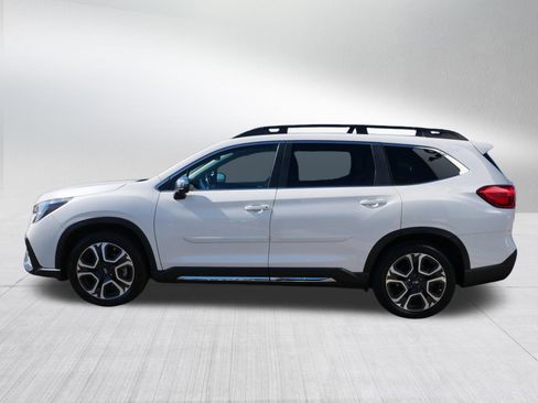 Used 2023 Subaru Ascent Limited w/ Technology Package AWD/4WD image 4
