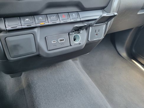 Used 2022 Chevrolet Silverado 1500 Custom image 25