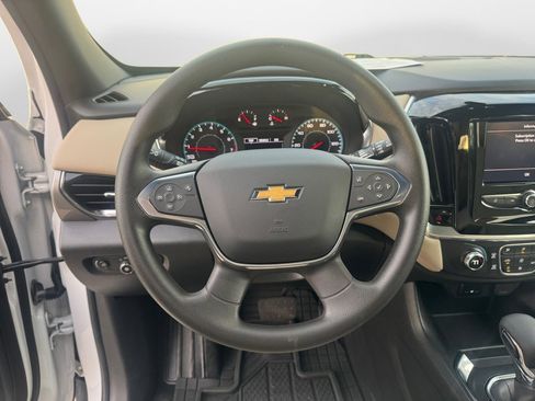 Used 2022 Chevrolet Traverse LS image 12