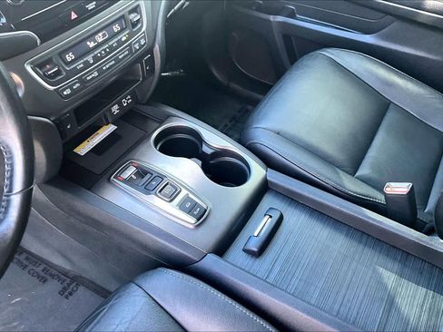 Used 2021 Honda Pilot Special Edition image 16