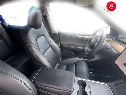 Used 2023 Tesla Model Y Performance image 17