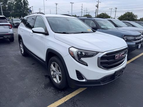 Used 2019 GMC Terrain SLE w/ Driver Convenience Package AWD/4WD image 3