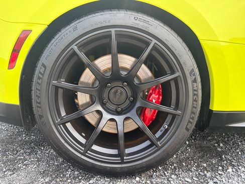 Used 2019 Chevrolet Camaro ZL1 RWD image 18
