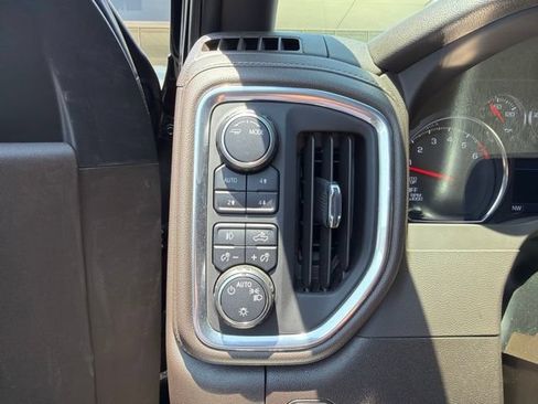 Used 2022 Chevrolet Silverado 1500 RST AWD/4WD image 14