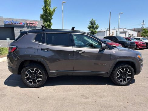 Used 2019 Jeep Compass Trailhawk w/ Leather Interior Group AWD/4WD image 10