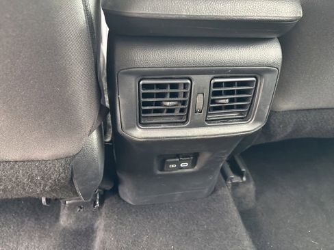 Used 2025 Toyota RAV4 XLE AWD/4WD image 21