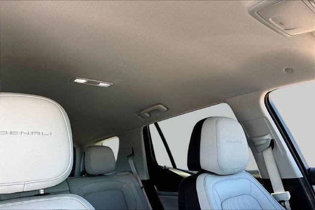 Used 2026 GMC Terrain Denali AWD/4WD image 17