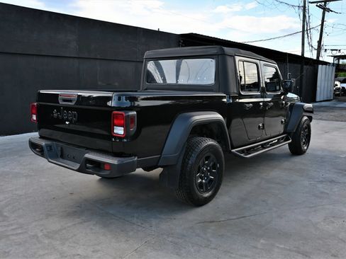 Used 2021 Jeep Gladiator Sport AWD/4WD image 5