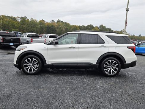 New 2026 Ford Explorer ST-Line w/ Premium Package image 4