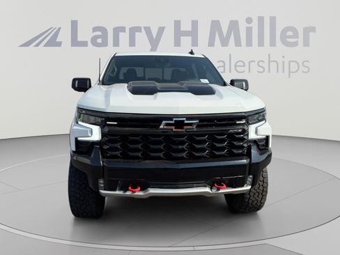 Used 2022 Chevrolet Silverado 1500 ZR2 w/ Technology Package AWD/4WD image 8