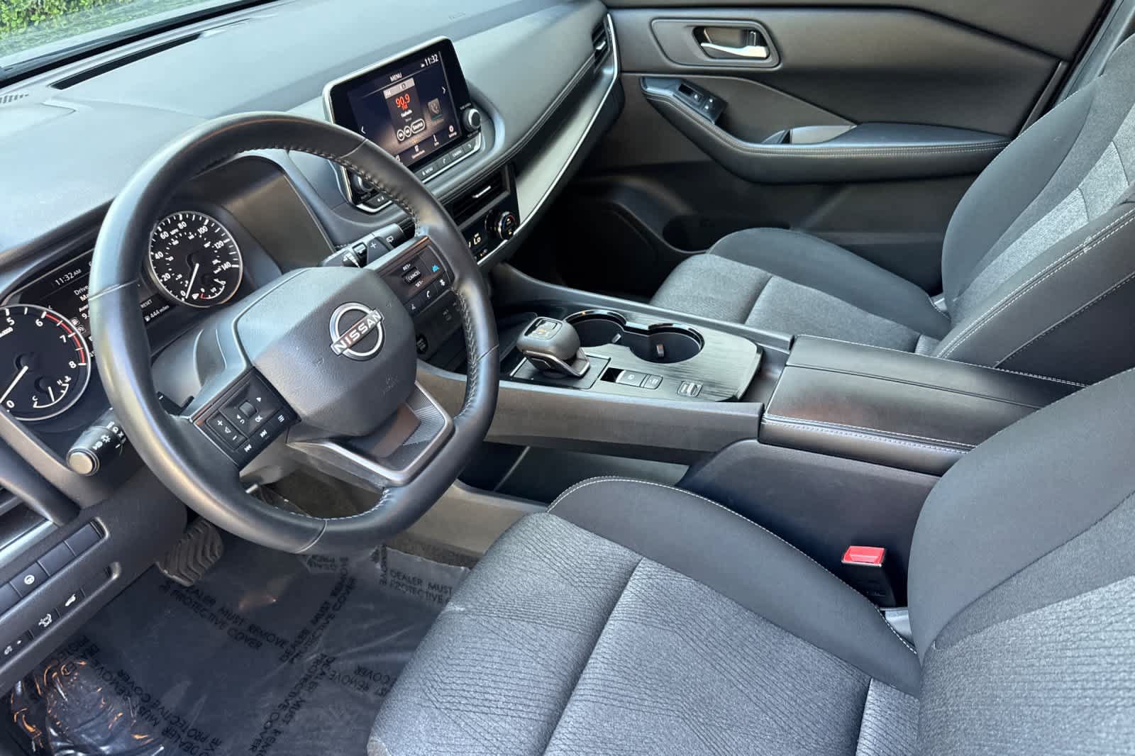 Used 2025 Nissan Rogue SV FWD image 11
