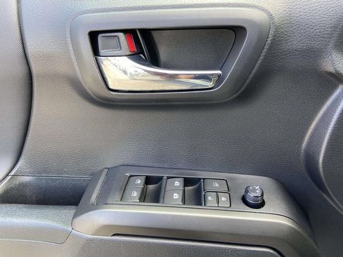 Used 2022 Toyota Tacoma TRD Sport w/ Technology Package RWD image 15