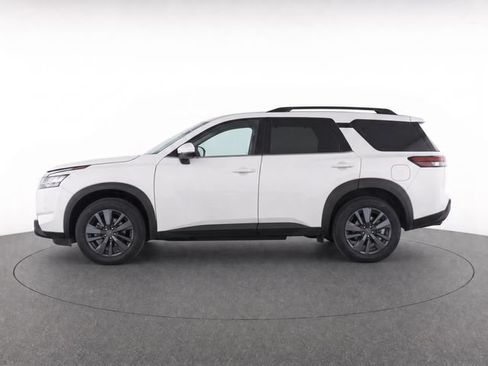 Used 2024 Nissan Pathfinder SV FWD image 5