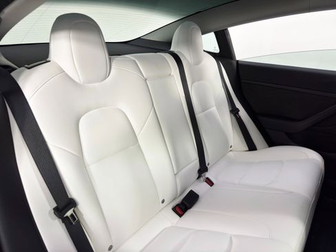 Used 2023 Tesla Model 3 Standard Range image 38