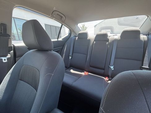 Used 2025 Nissan Altima 2.5 SV FWD image 40