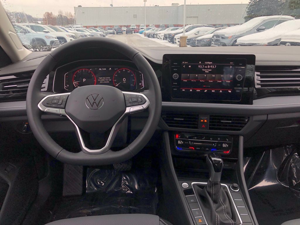 Used 2026 Volkswagen Jetta SEL FWD image 11